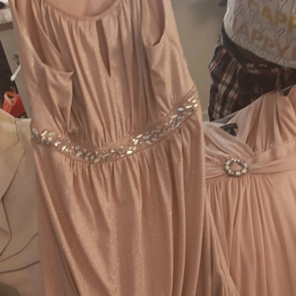 Clothes - Picture 2 of 4